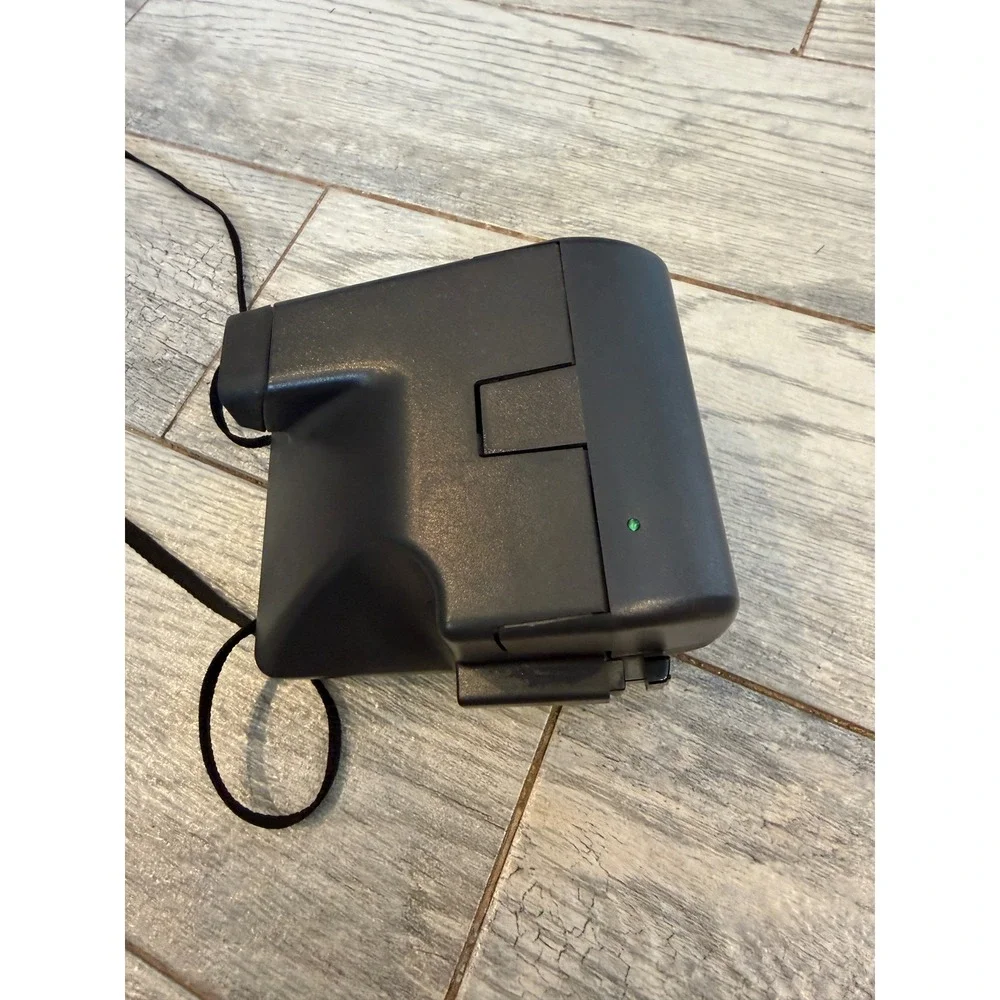 Polaroid OneStep 600 Instant Film Camera Vintage Point and Shoot Photo 90s Y2K